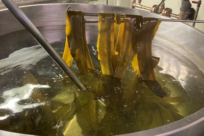京風うどん工程(利尻昆布).JPG